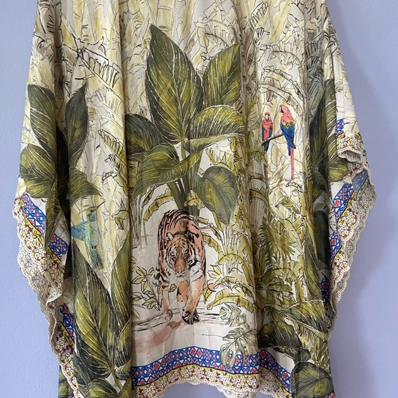 John Mark Jungle Themed Embroidered Poncho Blouse Size S/M - Picture 6 of 8